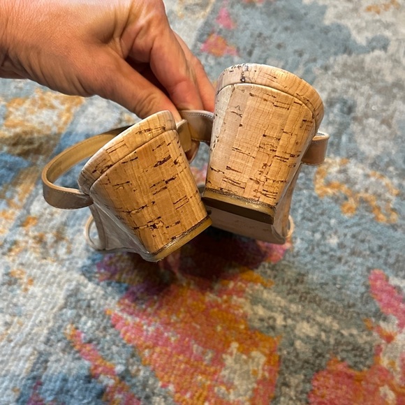 Stuart Weitzman Aleena 50 Nude Cork Wedges - Picture 7 of 8